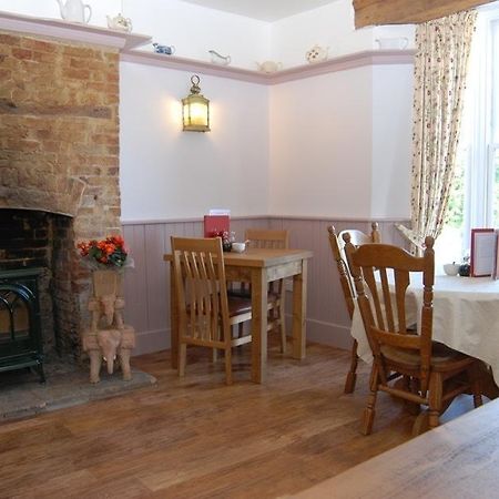 Old Riverview Guest House Earith Экстерьер фото